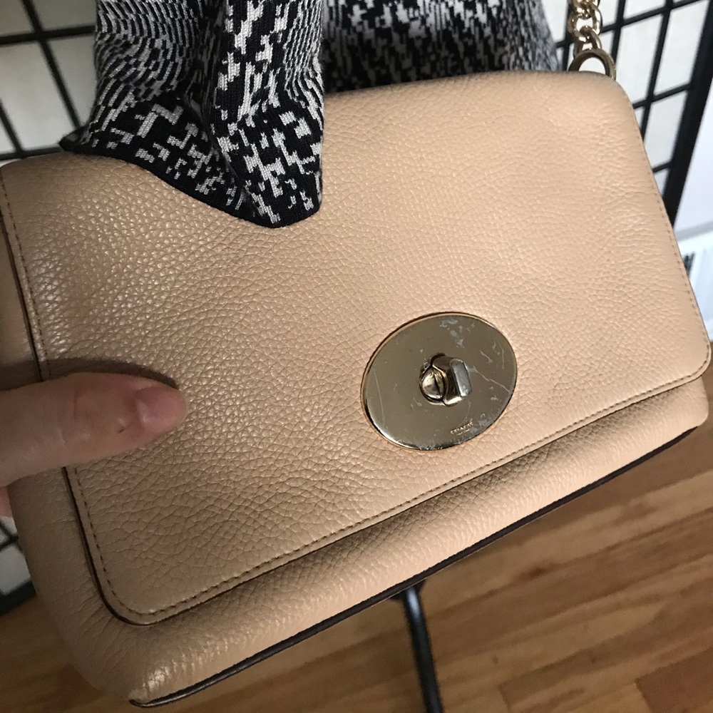 Coach Vintage Camera Crossbody Chain messenger minimalist preppy beige purse
